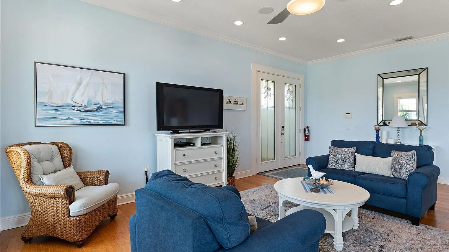 3 bed, 2.0 bath, 1991 sqft, $15,822 — Photo 3