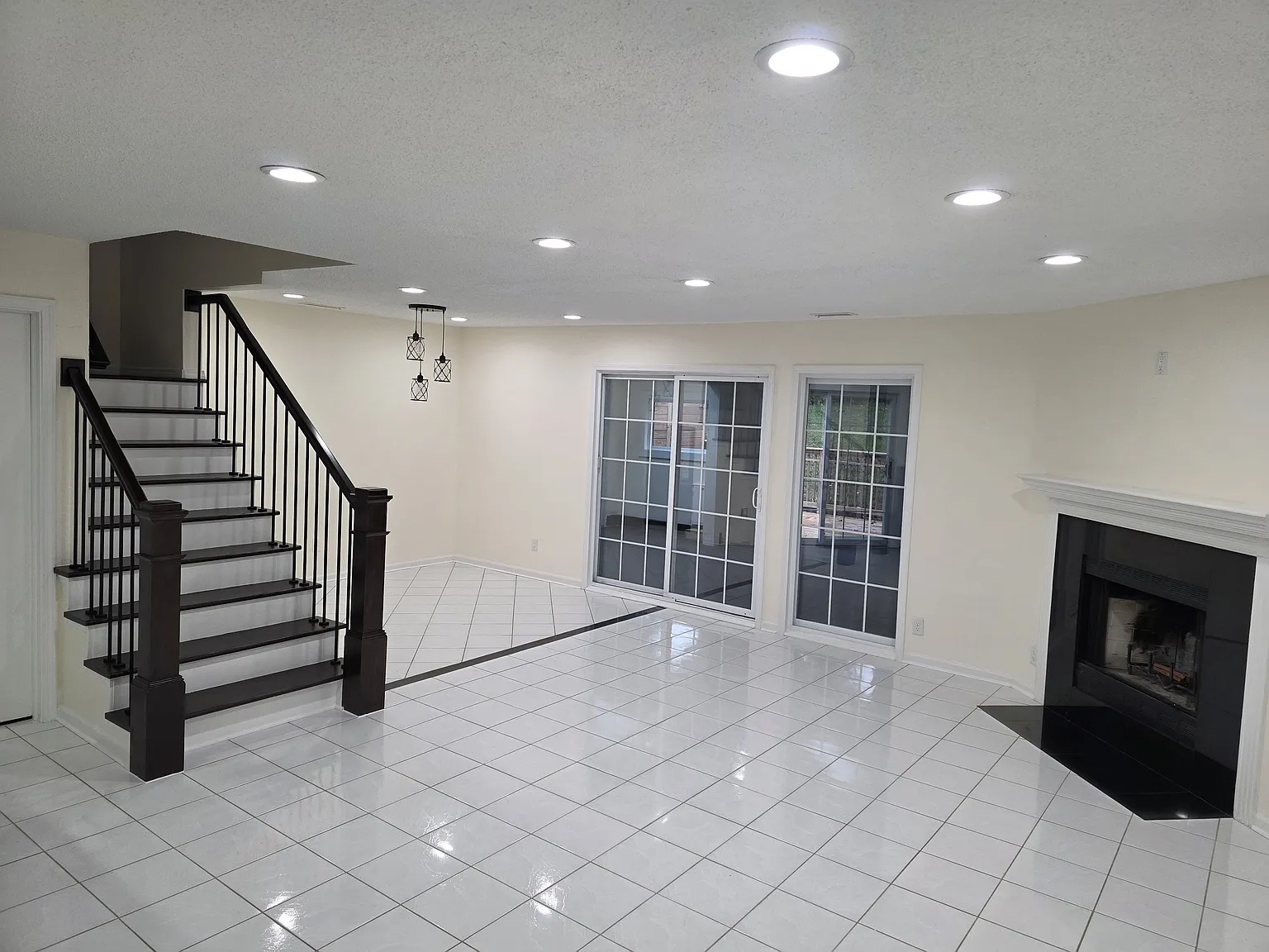 4 bed, 2.5 bath, 2172 sqft, $2,300 — Photo 4