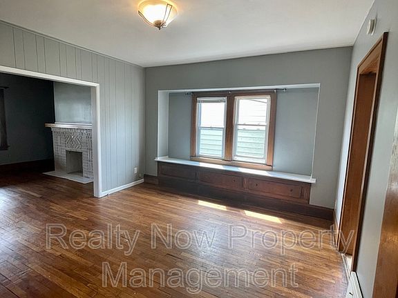 4th image of 11115 Langton Ave