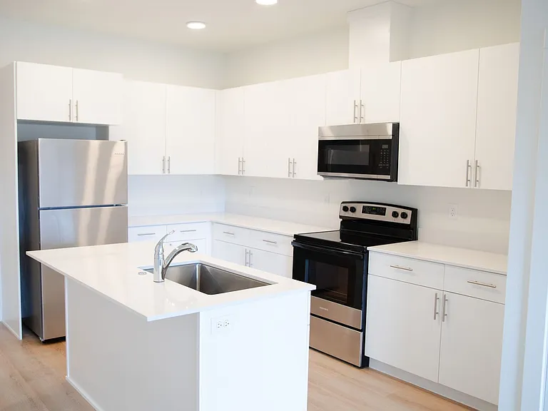 Welcome to Sun Drive Townhomes! — Photo 32