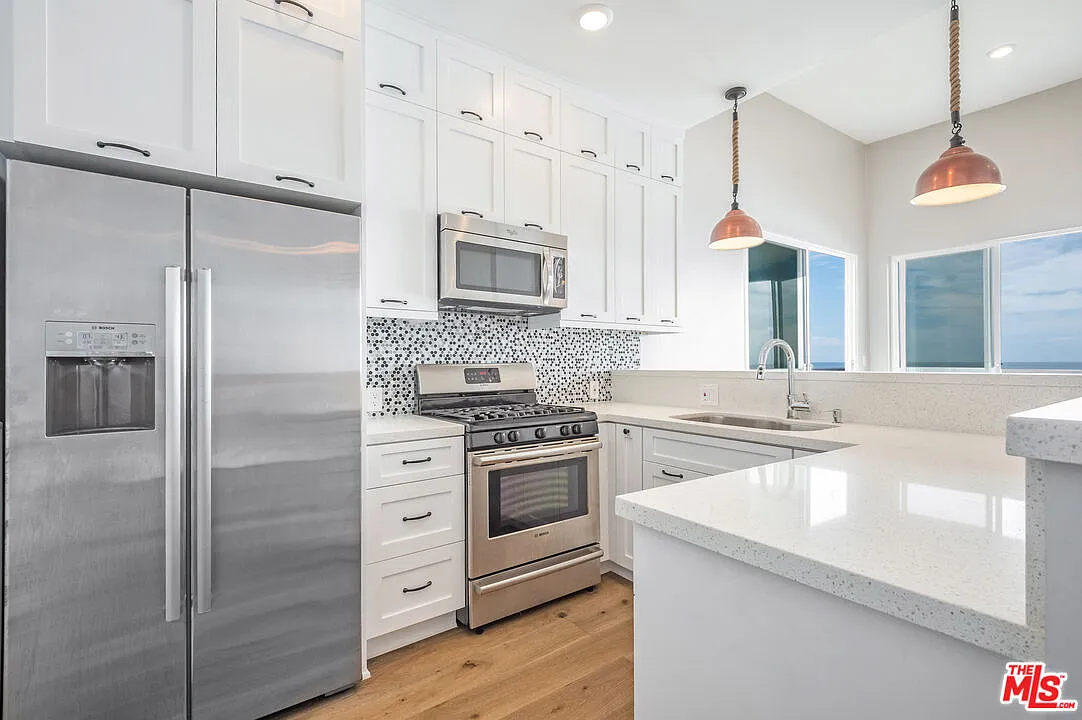 2 bed, 2.0 bath, $12,000 — Photo 3