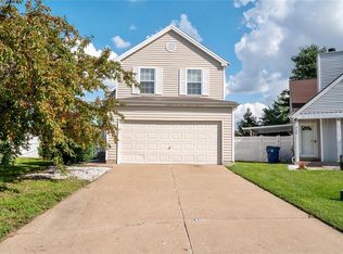 718 Liberty Village Dr, Florissant, MO 63031