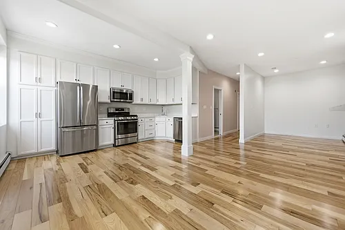 54 Beacon St #2 Photo 1
