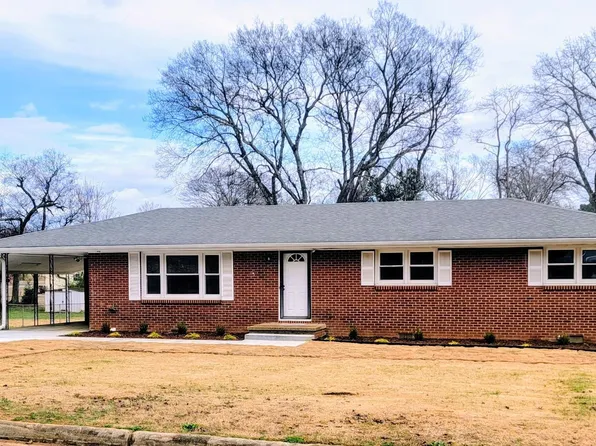 120 River Dr, Tuscumbia, AL 35674