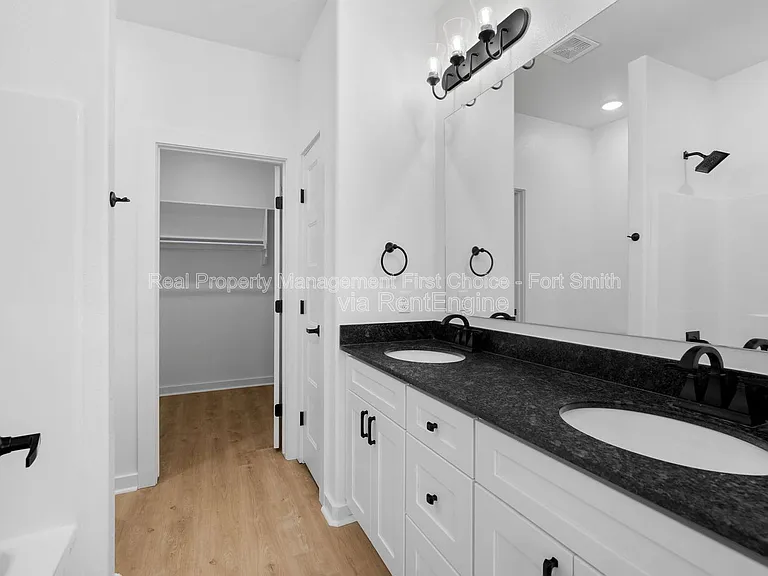 8705 Cantera Dr #B — Photo 20