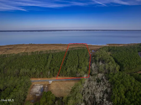 145 Garbacon Drive, Beaufort, NC 28516