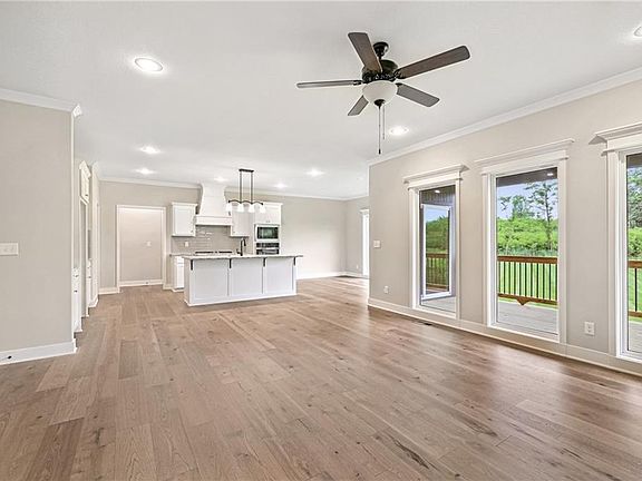 5th image of 10204 N Winchester Ave