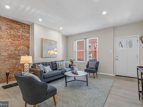 4th image of 2908 W Master St