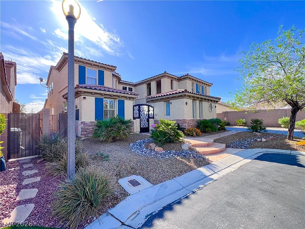 4 bed, 3.5 bath, 4413 sqft, $3,750 — Photo 2