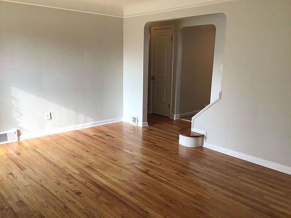 4th image of 1751 Skyline Dr