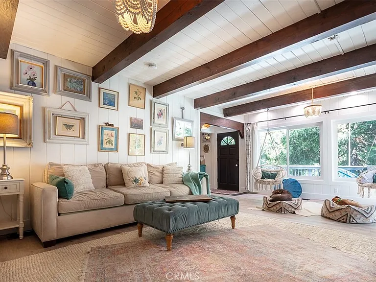 220 Oak Dr — Photo 6