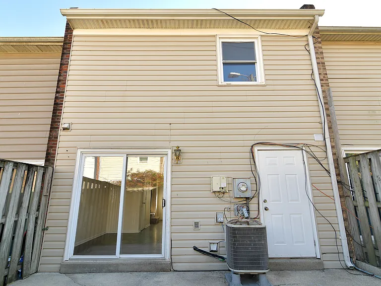 105 Hughey Ct — Photo 23
