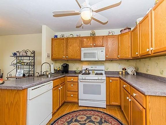4th image of 30 Robin Ln