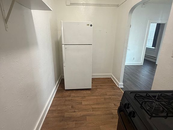 2nd image of 421 W 3rd St #8