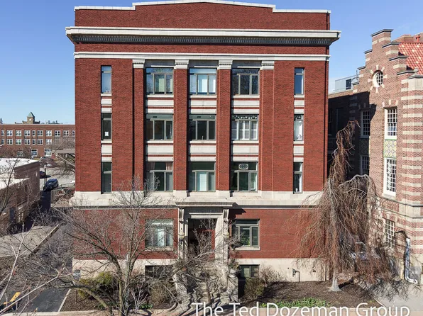 17 W 10th St Unit 450, Holland, MI 49423