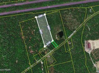 Madden Rd, Hawley, PA 18428