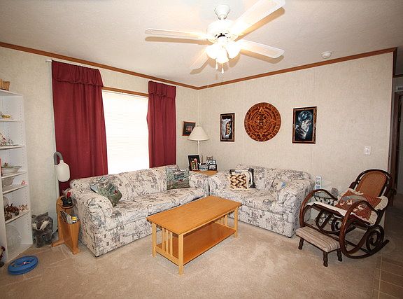 4th image of 302 Jones Dr