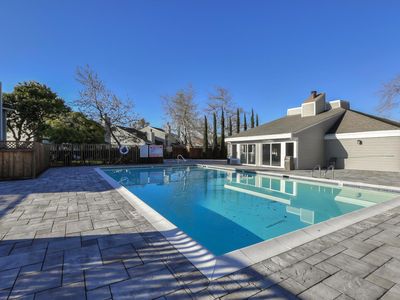 818 Peary Ln, Foster City, CA, 94404