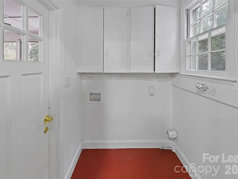 631 Townsend Ave — Photo 24
