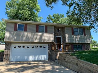 310 Sunset Dr, Bethalto, IL