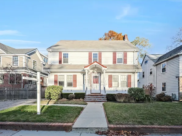 249 Russett Rd, Brookline, MA 02467