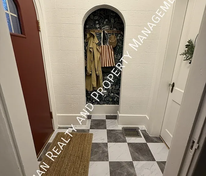 3337 Angus St — Photo 3