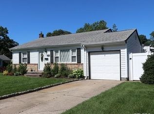 1725 Sycamore Ave, Merrick, NY 11566