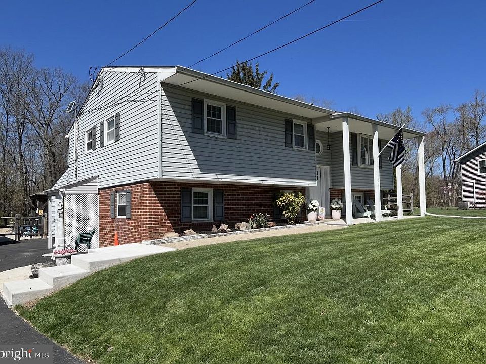 1st image of 129 Blue Jay Rd