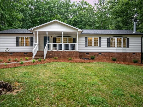 1225 Byerly Dr, Walnut Cove, NC 27052