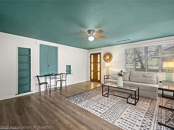 5th image of 410 Rose Ave