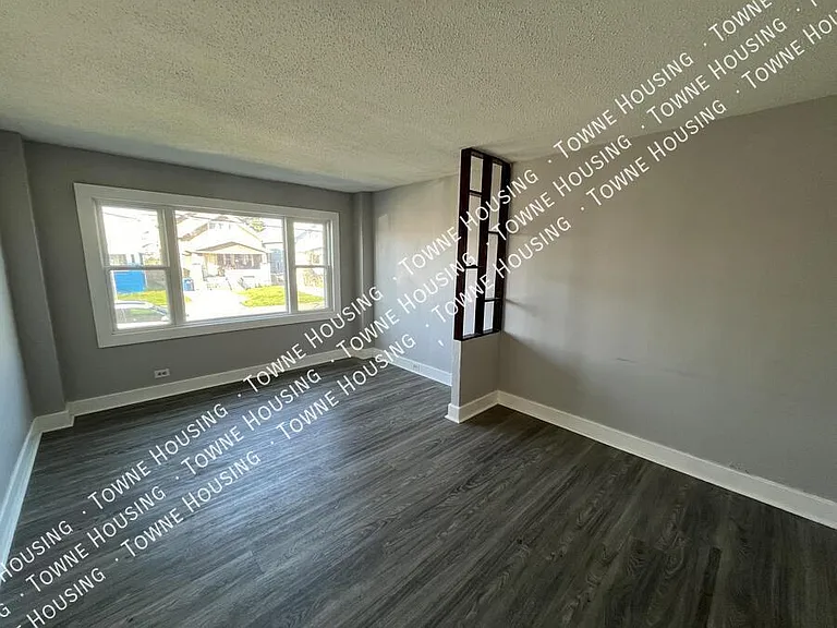 15 Beatrice Ave #1 — Photo 3