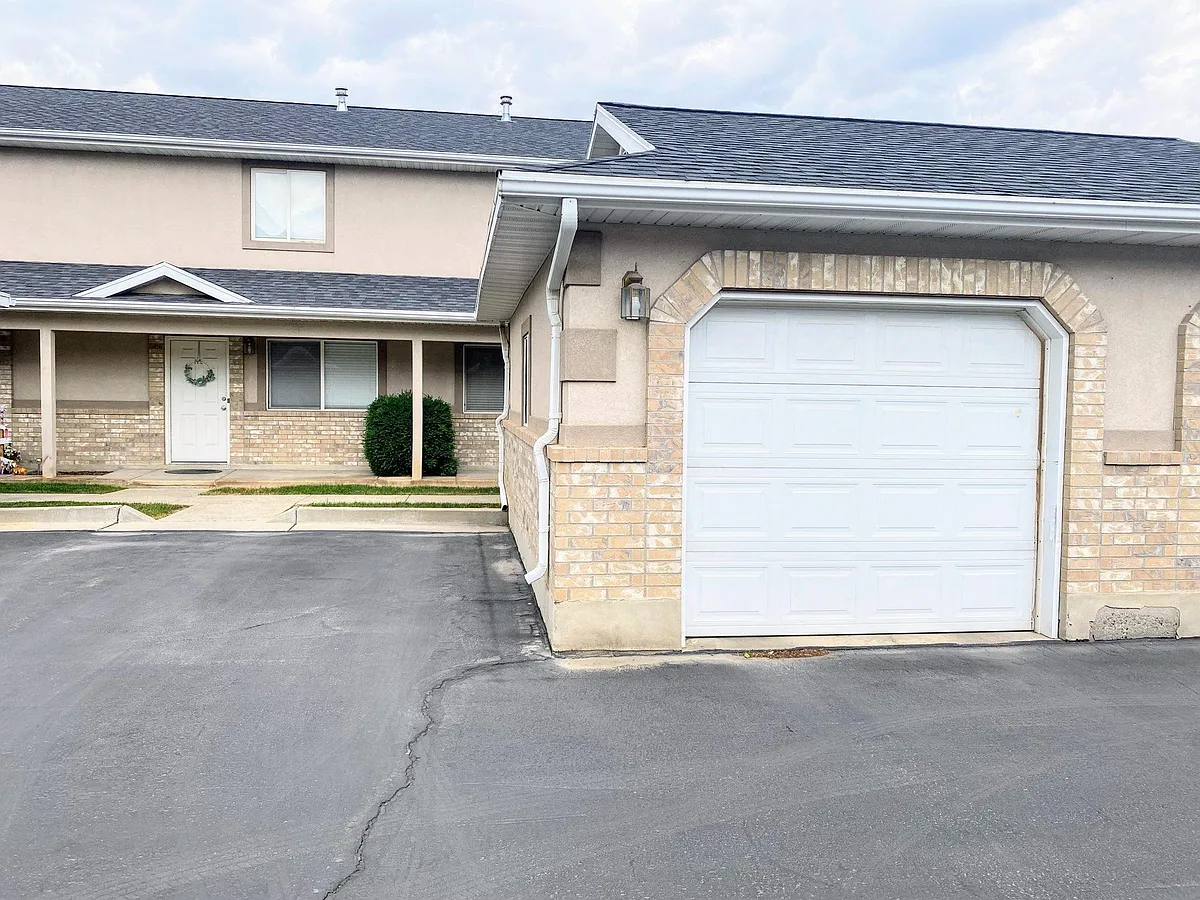 Building Photo - 2421 N 400 E #N2