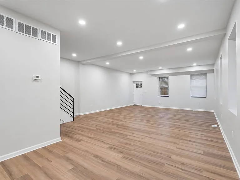 4359 Fleming St — Photo 2