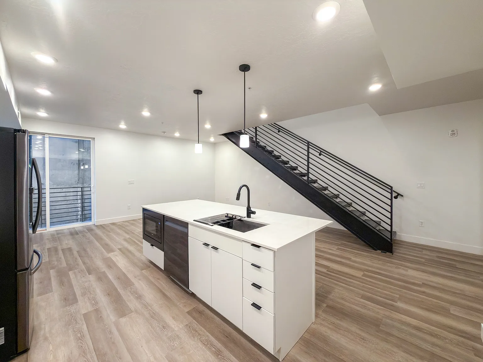 2 bed, 2.5 bath, 1200 sqft, $2,290 — Photo 4