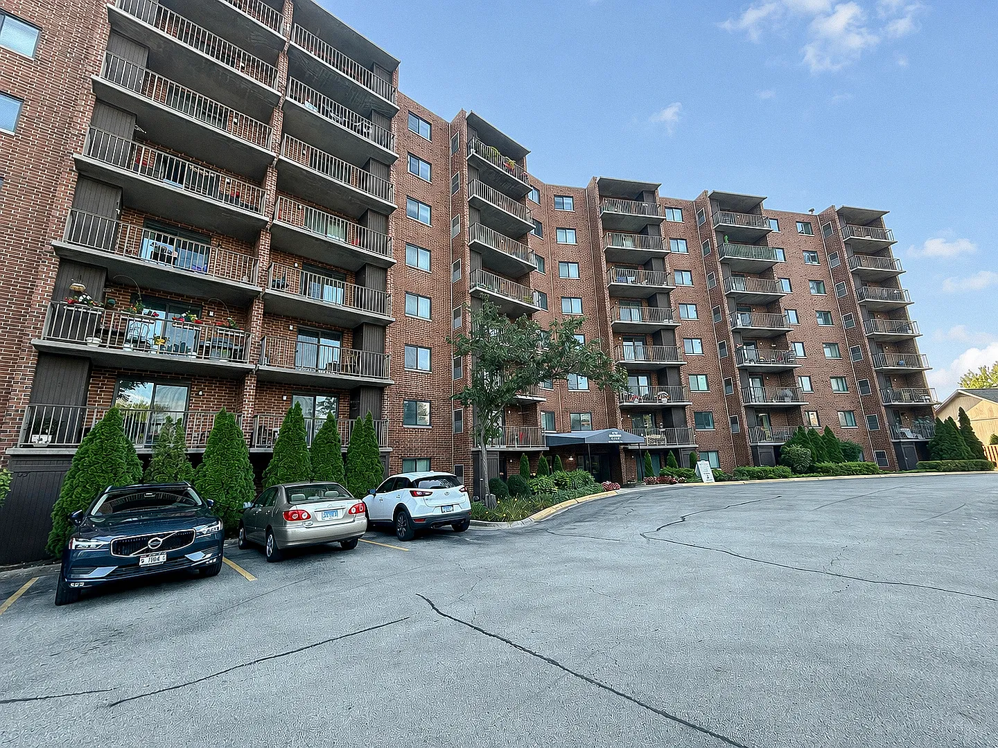 1 bed, 772 sqft, $1,700 — Photo 2
