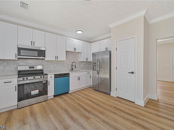 5th image of 1076/1078 Ainsworth St E