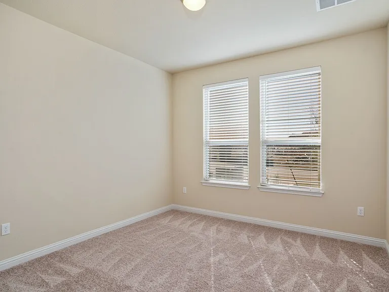 8202 Dampton Ln — Photo 20