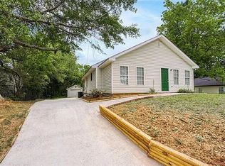 1367 Railroad Ave, Buford, GA 30518