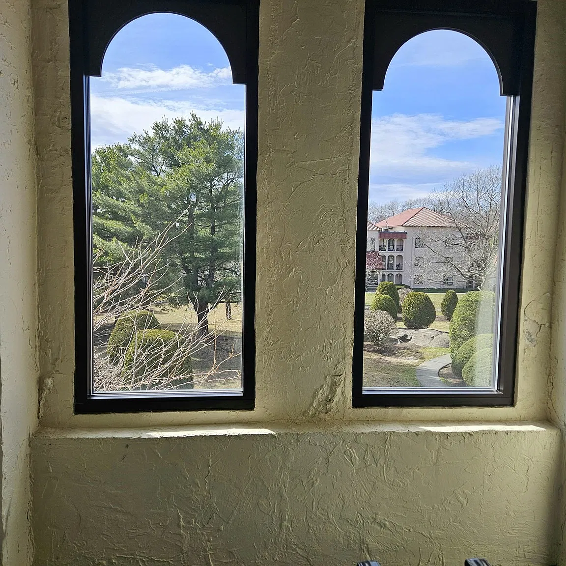 2 bed, 1.0 bath, 1042 sqft, $2,350 — Photo 2