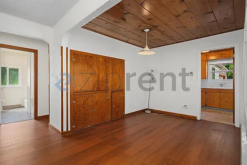 9209 NE 76th St Photo 1