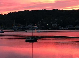 38 Spring Hollow Rd, Centerport, NY 11721