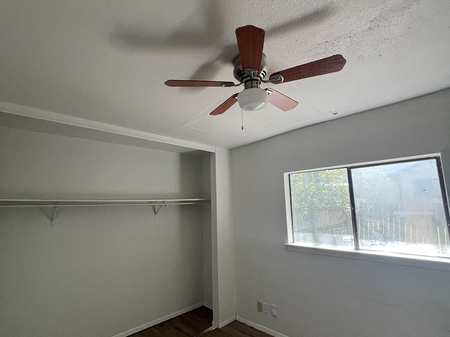 2 bed, 856 sqft, $1,100 — Photo 2