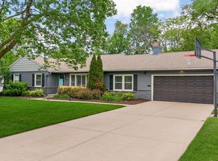 5826 Fontana Dr, Fairway, KS 66205