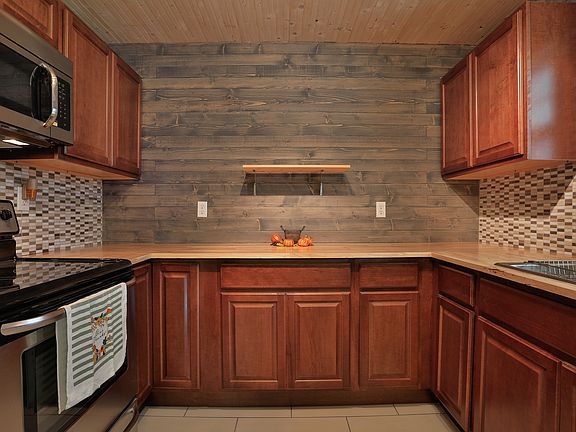 Gorgeous accent wall!