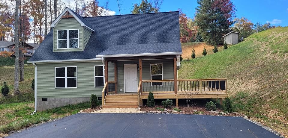 1st image of 44 English Walnut Ln