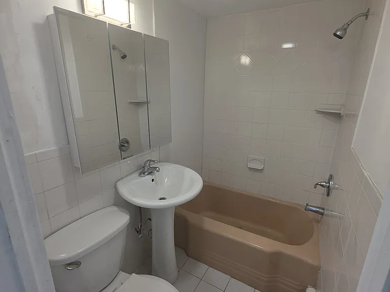 240 Prospect Ave #2R — Photo 6