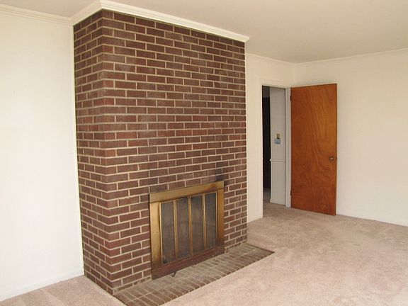 4th image of 3410 Rollingwood Dr