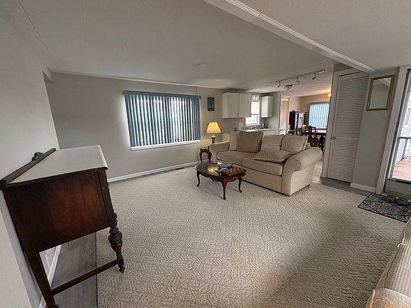 3rd image of 2701 Green Acre Dr