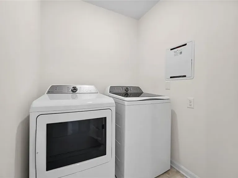 10298 Birchwood Cir — Photo 4
