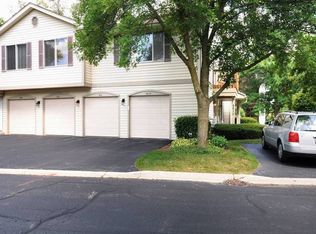 5515 Barclay Ct, Clarendon Hills, IL 60514